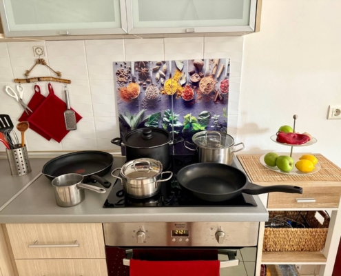 airbnb-montenegro-toepfe-gkuecks-griff_web